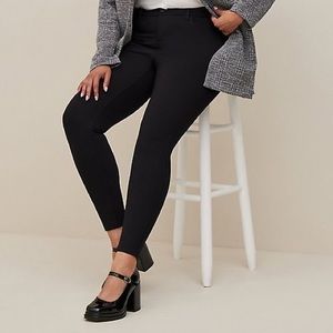 Torrid Skinny Studio Luxe Ponte Mid-Rise Pant (Black-Size 18 Extra Short)